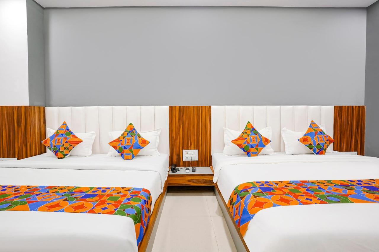Fabhotel Magnus Surat Esterno foto