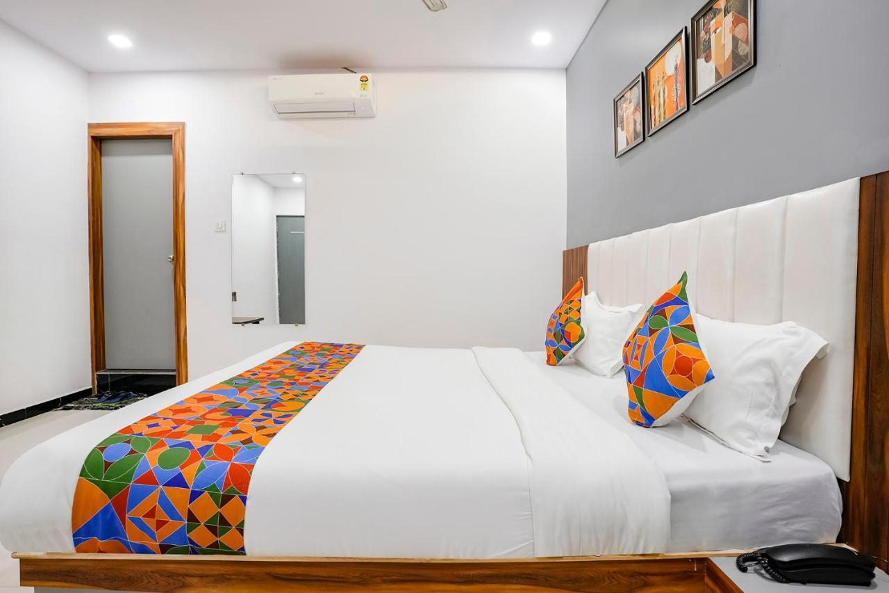 Fabhotel Magnus Surat Esterno foto