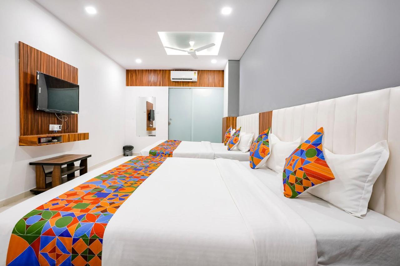Fabhotel Magnus Surat Esterno foto
