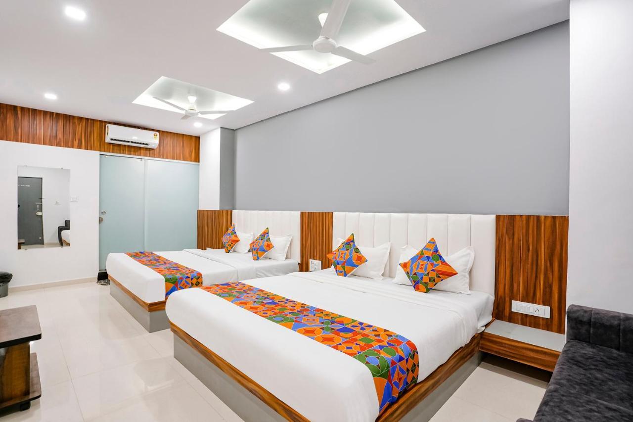 Fabhotel Magnus Surat Esterno foto